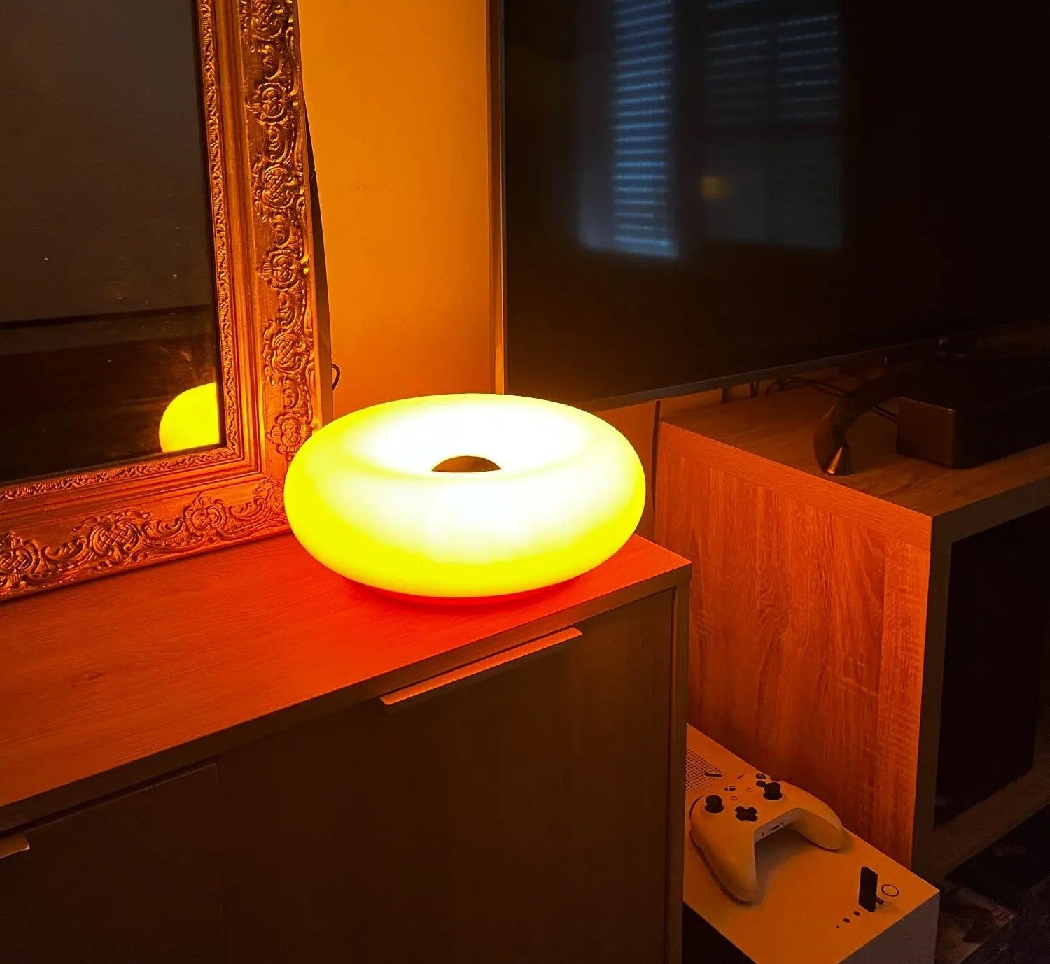 Lampe orange Donut tactile USBC plastique diamètre 28cm